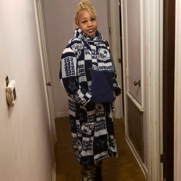 Oversized Fleece Dallas Cowboys Coat/Scarf - Picture 1 of 5
